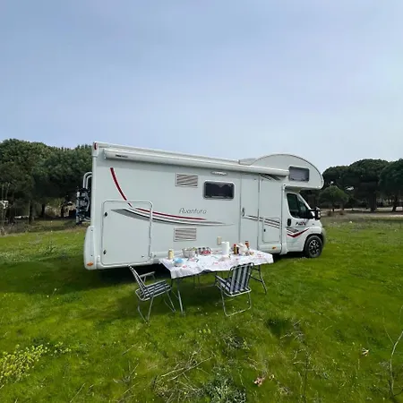 Úszó hotel Camper Rent Motorhome Albania Tirana
